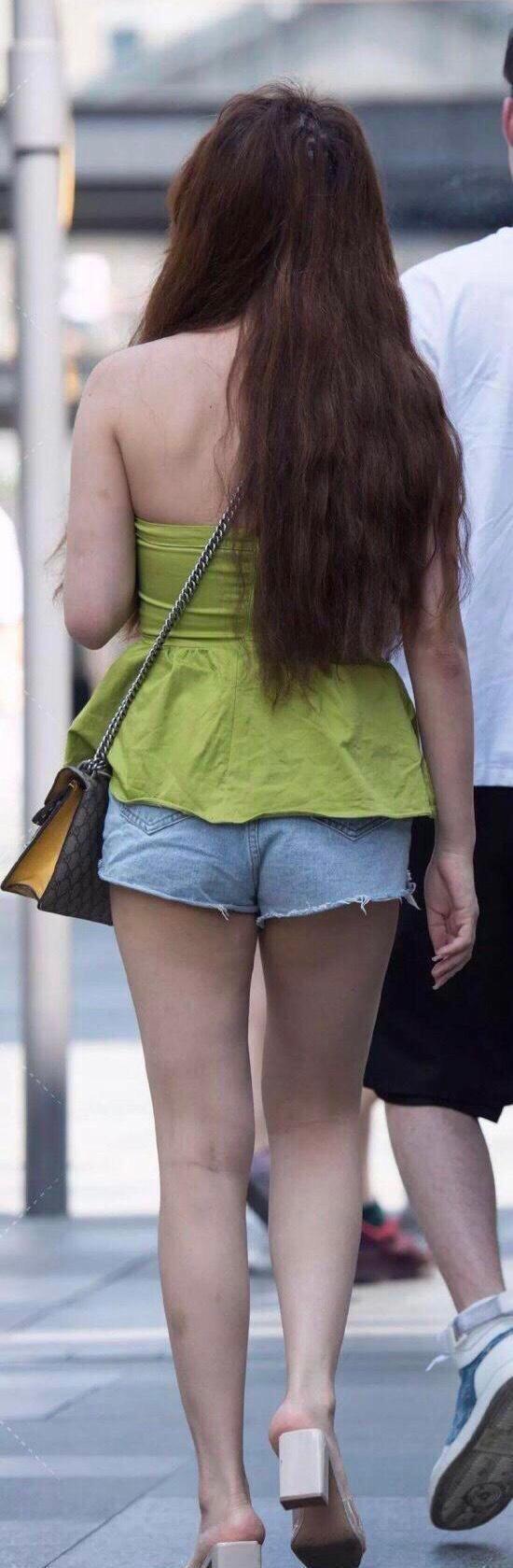 打底裤 低腰修身的开叉打底裤,搭配风格时尚一些,洒脱时尚