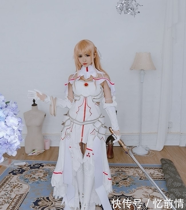 亚丝娜|亚丝娜创世神cosplay！你愿意做我的桐人吗！CN：鳗鱼霏儿