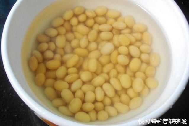 入秋后,吃包子吃馒头,不如吃它,简单一卷香软营养,我1周做3回