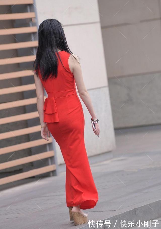字裙 连衣裙的穿搭各具特色,青春风采尽情绽放,舒适又快乐