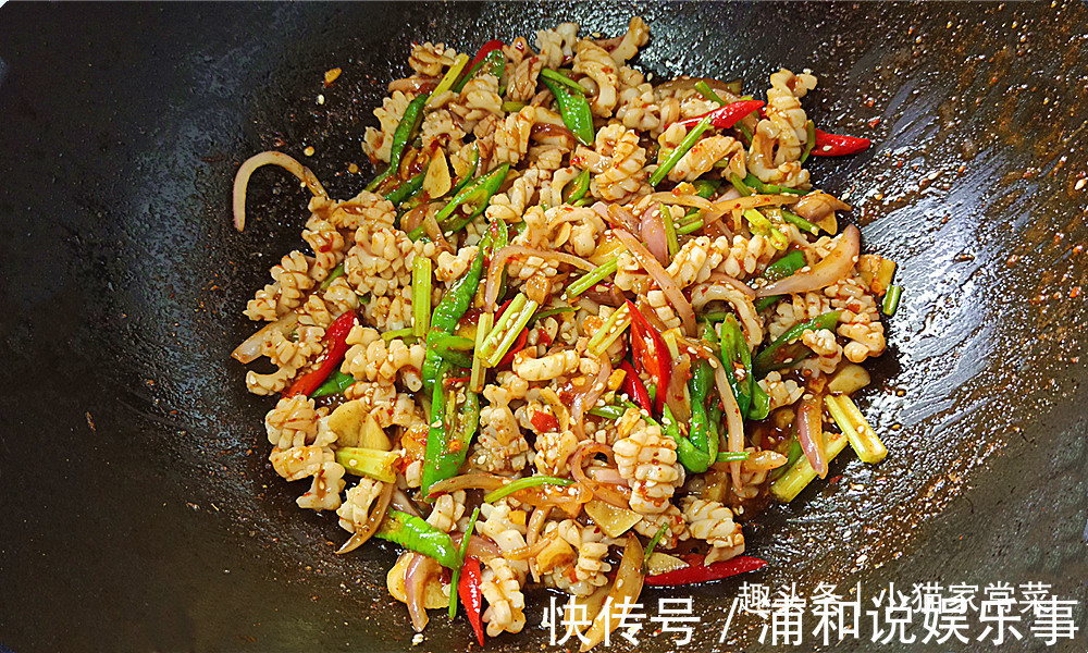 孜然面|教你“香辣鱿鱼”的做法，成菜香辣滑嫩，制作简单，看一遍就会