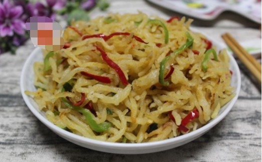 北方人最爱的土豆做法，筋道喷香不油腻，南方人吃了都说好！