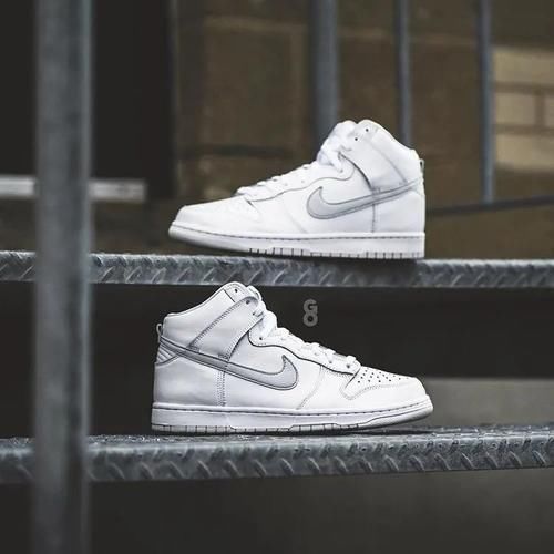 dunk 跟风冲这些真后悔!Dunk 联名暴跌一万五!雪城、小 OW 千元左右能抄底!