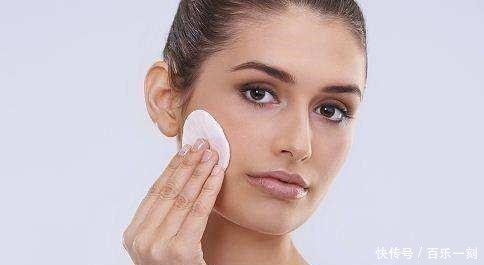 为什么要先涂乳液，再擦爽肤水美容师说出实情，还好我没跟风！
