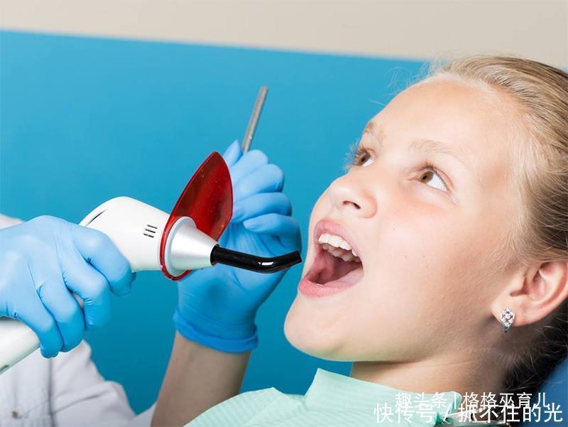 换牙期间|孩子换牙齿了,看到快长出的牙齿是歪的,该怎么办