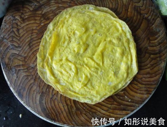 煎鸡蛋吃腻了,试试鸡蛋新吃法,大人小孩抢着吃,又香又嫩