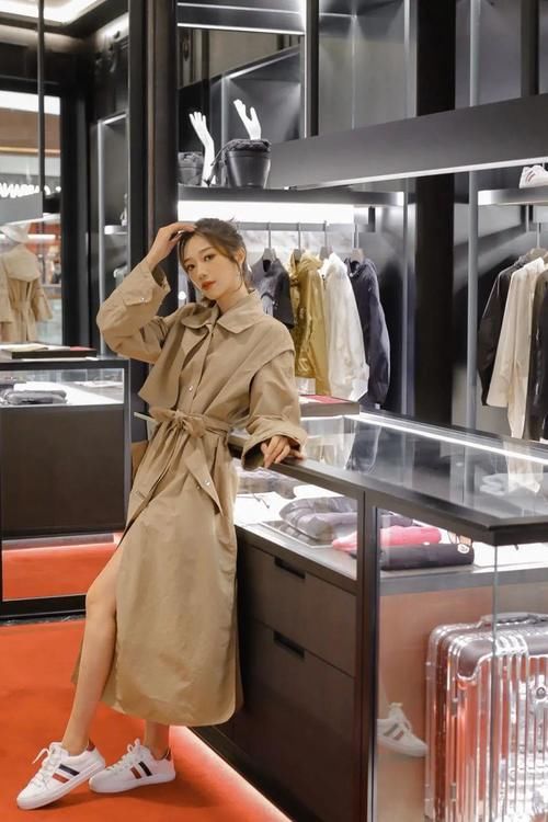 做“平平无奇”的时装，究竟有多难？