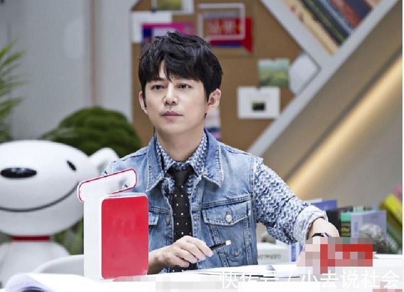 何炅两季节目主持人身份被孟非取代,网友此前爆料早见端倪