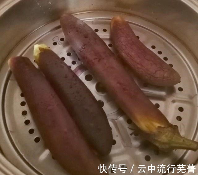 餐桌|蒜泥茄子，炎炎夏日，餐桌上清凉消暑美味！