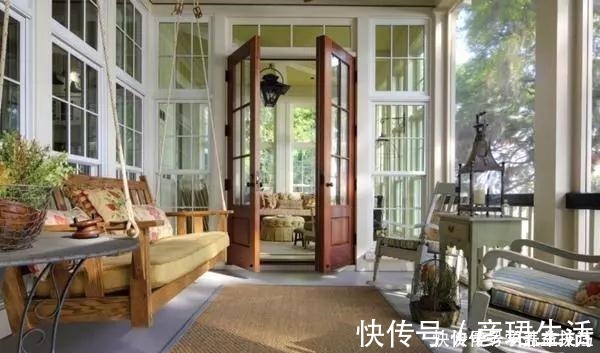 阳台|越来越多家庭在客厅和阳台之间选这些隔断,好看实用,还改善格局!