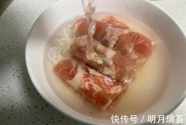 天冷早餐就馋这碗面，10分钟搞定，一碗下肚浑身都暖和，赞