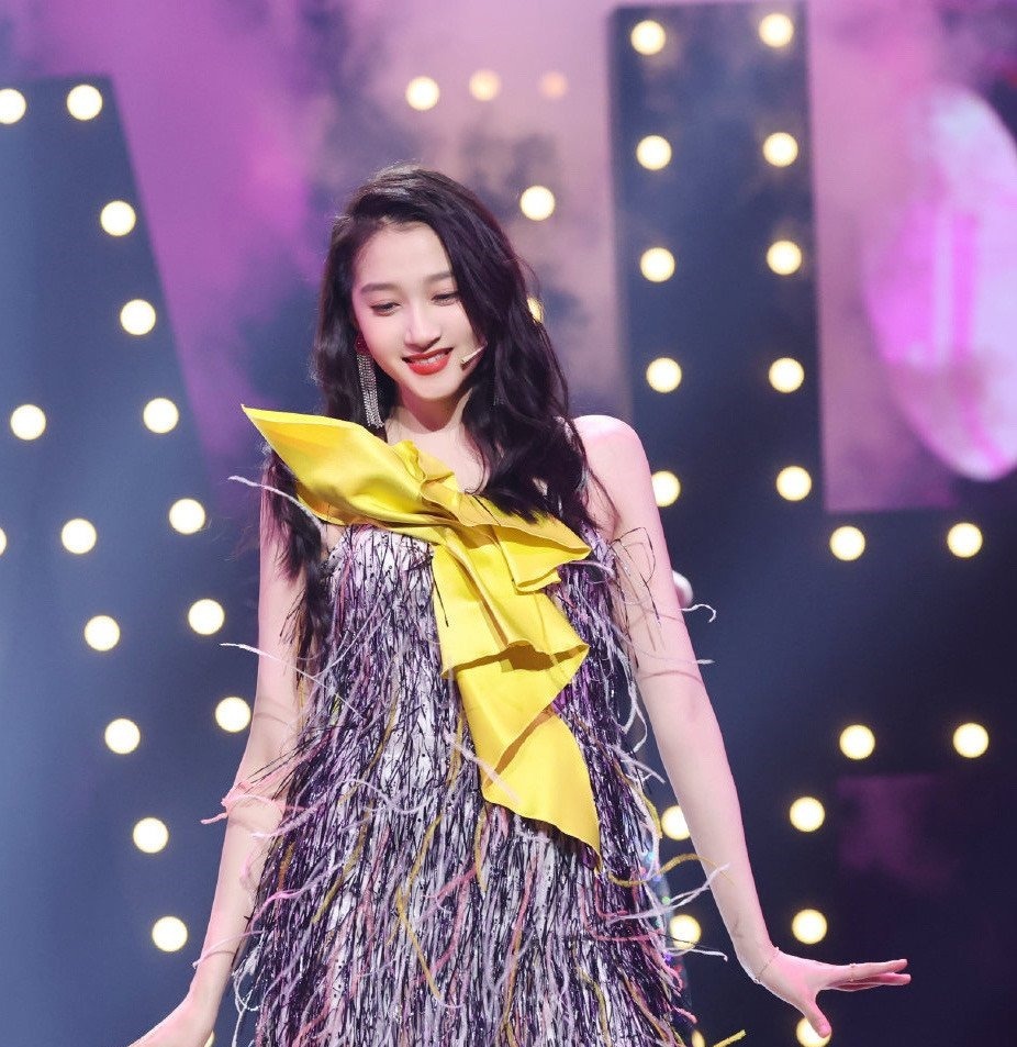 開玩笑？《王牌對王牌》關(guān)曉彤在互評表里說宋亞軒：要有眼力見