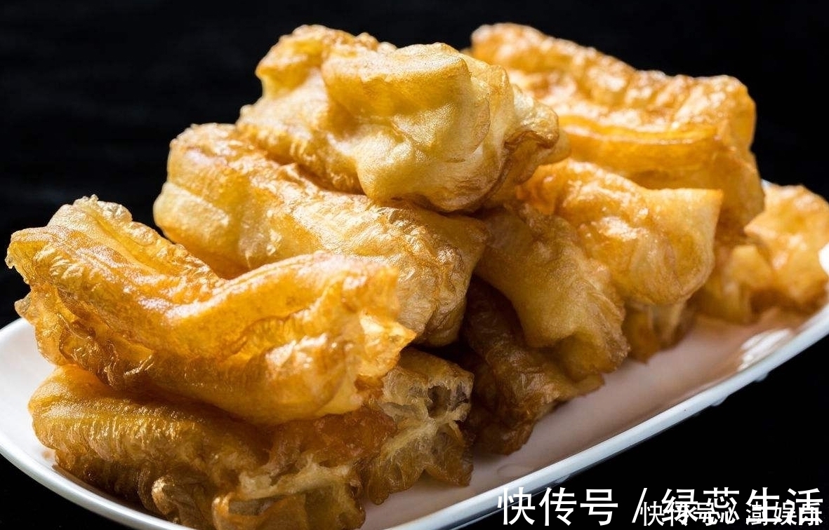 酥脆|炸油条和面是关键,和好面后不要直接炸,多加一步,油条酥脆松软