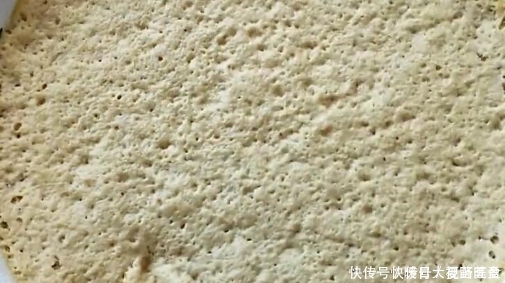 夏天，早餐给孩子做它吃，开水一烫，金黄酥脆，2分钟做好，好吃