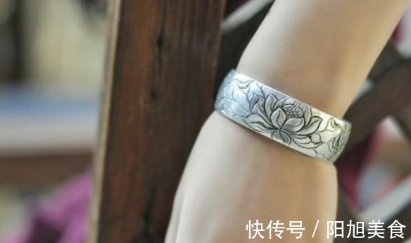 金银首饰|女性长期佩戴“银手镯”,10年后身体会有啥变化大多数人戴错了