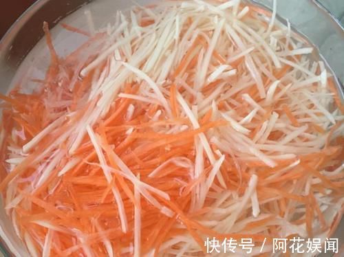 丸子|炸萝卜丸子，用面粉淀粉都不对，加这2样，金黄酥脆，凉了不发软