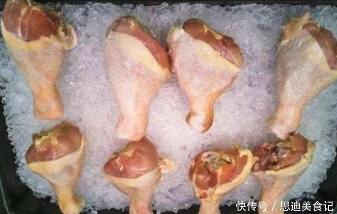 新鲜|买冷冻鸡腿时,不要拿起来离开!三个步骤,让你买到“新鲜”鸡腿
