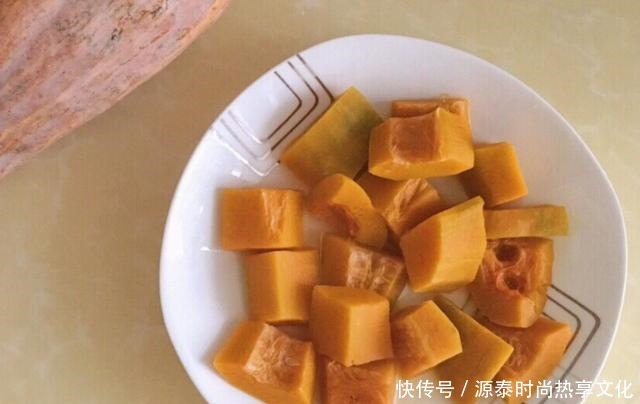 南瓜饼怎么做才好吃推荐3种家常做法，软糯甜香，孩子的最爱