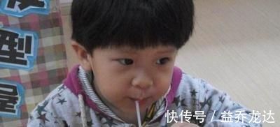 辅食|1岁宝宝求高抬贵手,3种辅食我们不能吃,会伤脾胃,长不高的