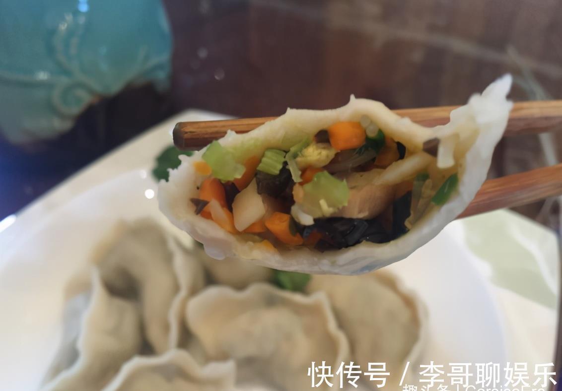 鲜味|调韭菜馅，调料牢记“2放2不放”，韭菜翠绿不出水，鲜味足，好吃