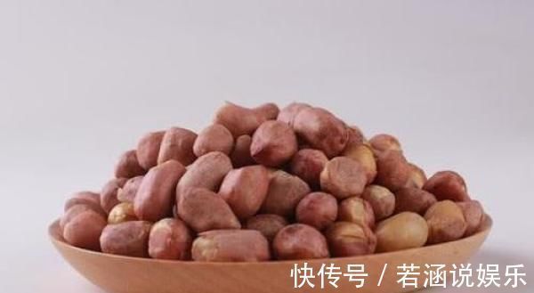 醋泡花生米|花生和它一起吃,胜过“阿司匹林”,清洁血管防血栓,血压悄悄降