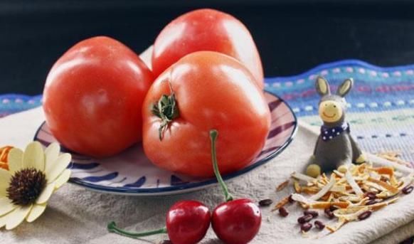 不经意的行为，原来真可以防皱纹，坚持一下，会比同龄人更显年轻