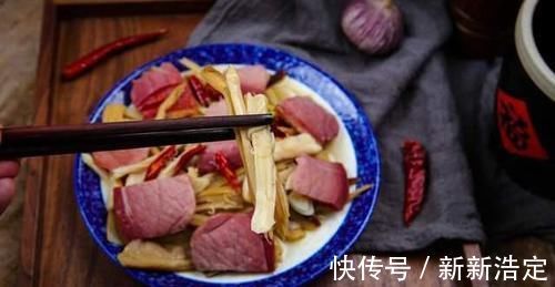 冬天遇到这蔬菜干别手软,拿来炒腊肉,脆香爽口,咸香下饭特馋人