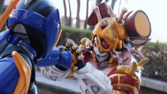 玉置豪|假面骑士Revice第23话伏笔汇总,狩崎的老爸还活着?