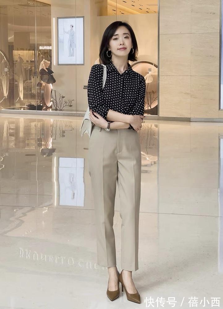 牛仔裤|40+女人穿衣在精不在多,教你4招“一衣多穿”衬衫搭配,高级优雅