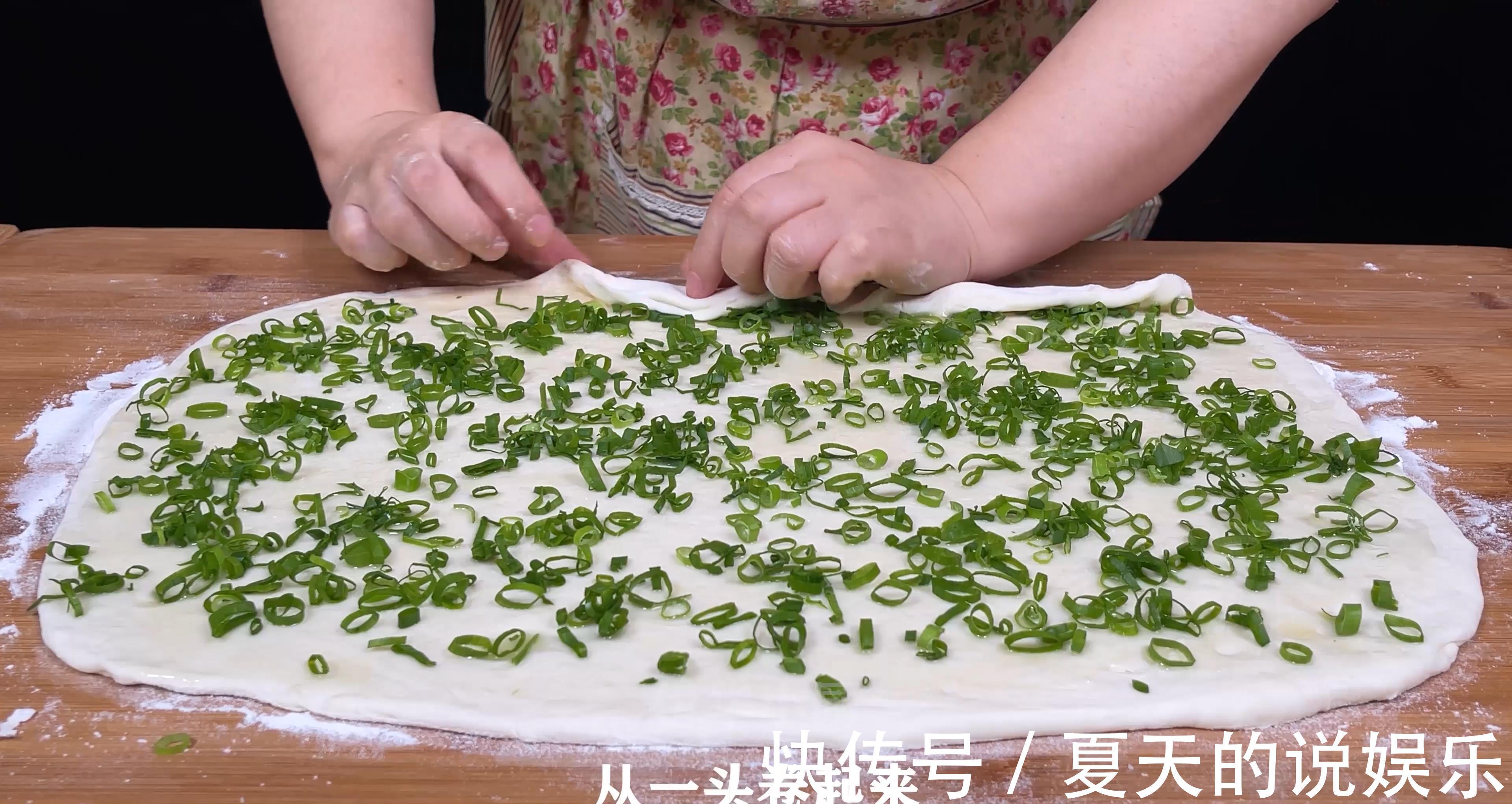 烙饼|早餐店的葱油饼为什么好吃？原来做法简单，学会就可以摆摊了