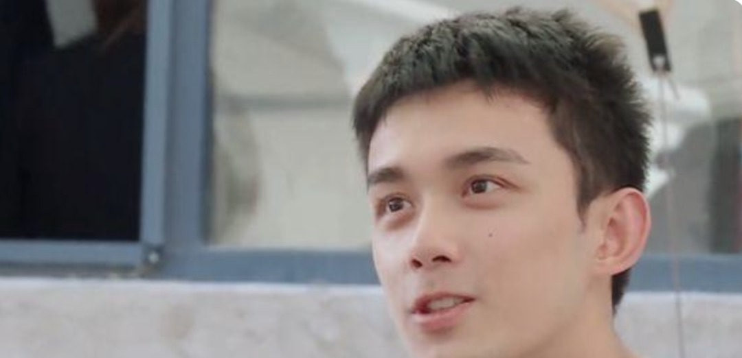 吴磊|《拜冰》为何要消耗赵丽颖热度观众吐槽节目不好看全怪何炅！