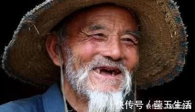 相伴|寿命长的人,都有的4个好习惯,你若能坚持,长寿会与你相伴