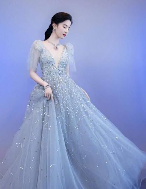 秃头|女人扎马尾时少犯这3个“错误”!不仅显脸大,还极易发际线后移