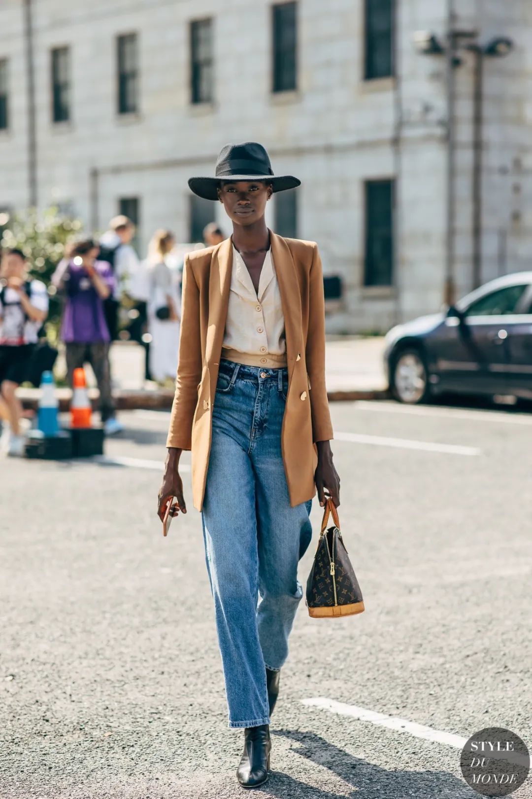 tone|如何实现一衣多穿？你只需要件衬衫