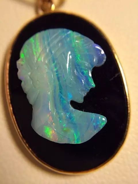 欧泊|下雨天最好别戴这些珠宝！