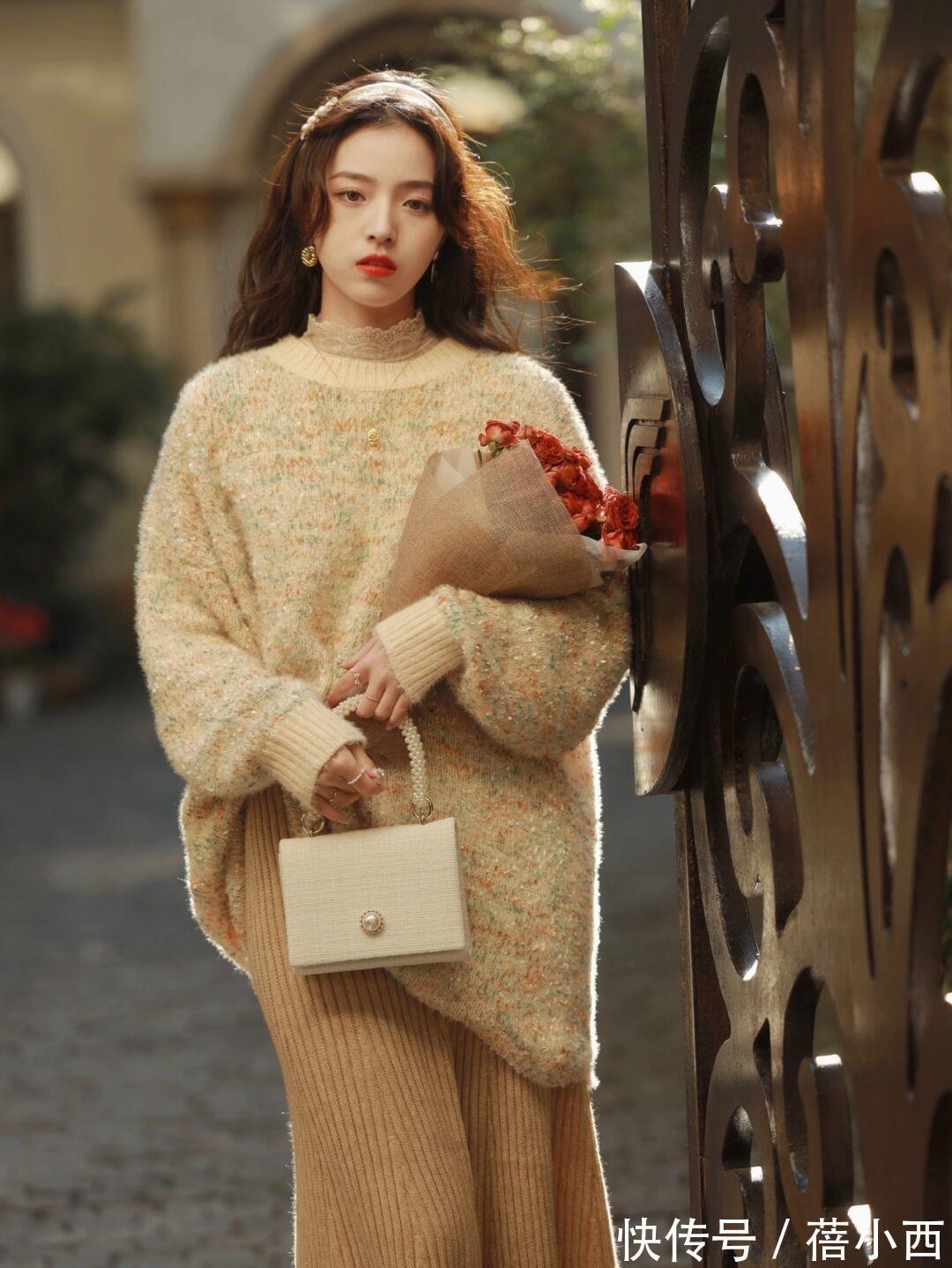 博主|“毛衣+半身裙”,“毛衣+直筒裤”,才是冬季时髦精的最佳搭配