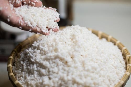 甜酒曲|秋天多喝甜酒酿,养颜又滋补,配方比例教给你,香甜醇厚出酒多