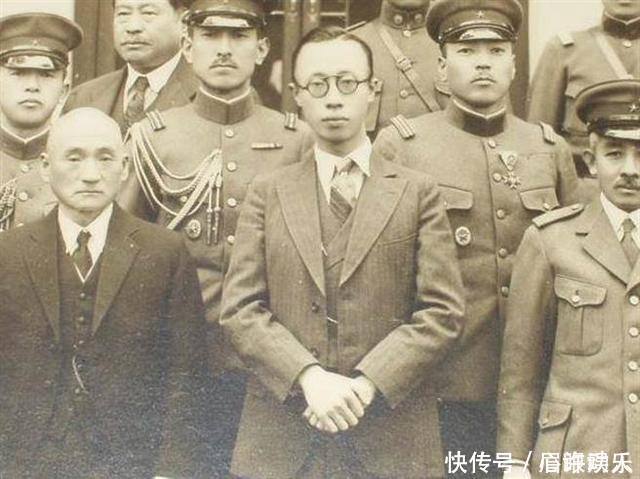 溥仪|溥仪晚年携夫人重游故宫,遇见一老头顿时脸色大变,尴尬打招呼!