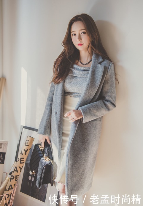 搭配|长款灰色大衣搭配同色系高跟鞋, 温柔又大方!