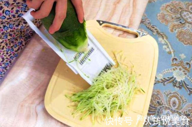 萝卜饺子,有人焯水有人直接包都不对!教你最正确做法,太香了