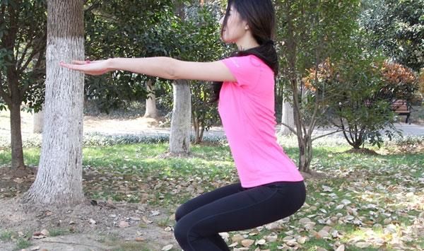 腿部肌肉|难怪有的女性爱深蹲,每天做到100下,半月后,身体的变化太奇妙