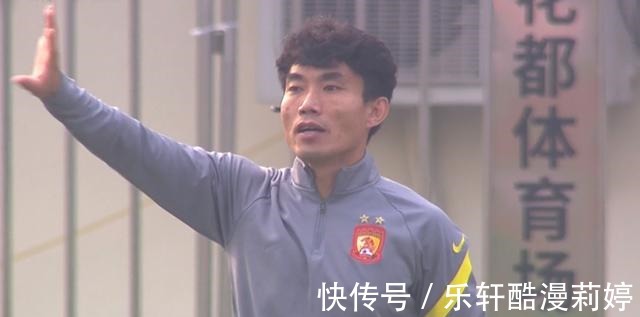 袁甲|备受认可!解说员赞郑智对比卡纳瓦罗,一下子就知道谁行谁不行
