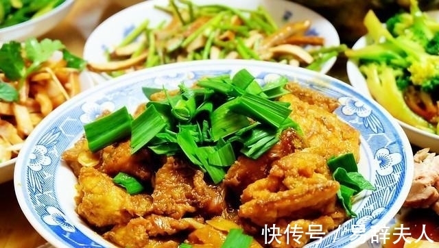 下厨|回农村老家过年,弟媳妇亲自下厨做了二十多道菜,真是太能干了!