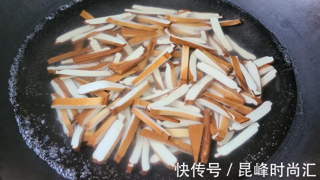 下饭|炒香干,又香又下饭的家常菜,简单好吃,成本才20块