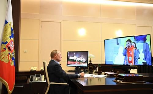 俄国|女中学生歌唱美丽俄国,普京情不自禁:我想拥抱并亲吻您