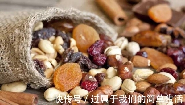 坚果|42岁大姐半年甲状腺结节从2.7降到0.2,甲乳外科:3种食物宜多吃