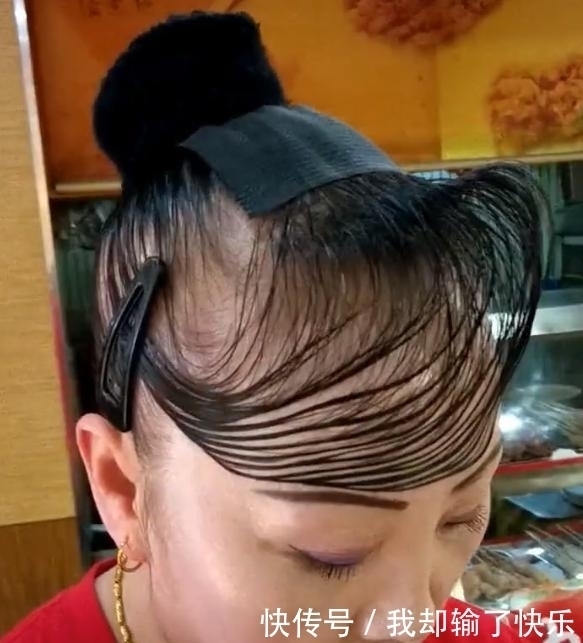 发型|最时尚大妈走红,看到这个发型,网友:确定是认真的吗?