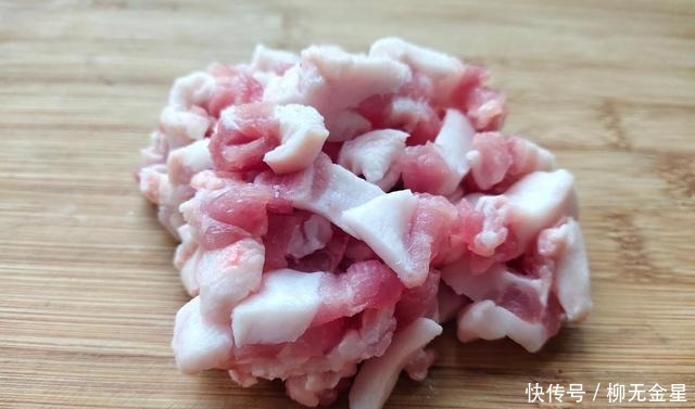 冬天,多给老人孩子吃这菜,价格是贵了些,但营养极高,对骨骼好