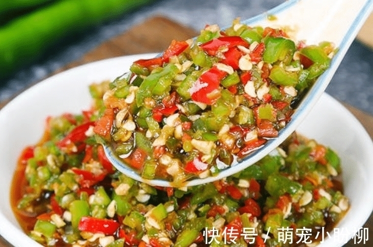 李子柒亲手制作的美食,外国人佩服的五体投地,真正的绿色美食哦