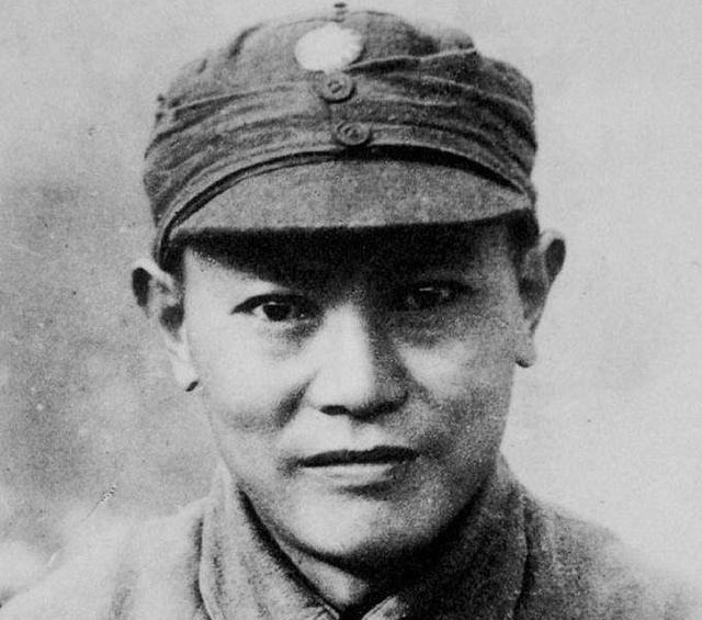 财政部长|他是红四方军最年轻的军政委,55年放弃军衔,职务却比十大将帅高